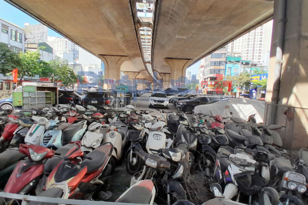 Hà Nội: Xử lý nghiêm các trường hợp sử dụng gầm cầu làm bãi trông giữ xe trái phép