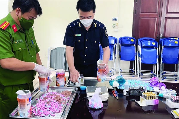 Vận chuyển trái phép ma tuý và vàng có dấu hiệu gia tăng ở tuyến hàng không