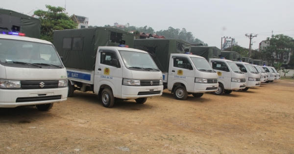 Bàn giao 60 xe ô tô phục vụ công tác cho Công an các xã, thị trấn tại Thanh Hóa