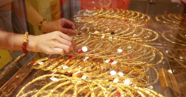 Giá vàng hôm nay 6/1: Vàng tăng tăng hơn 1 triệu đồng/lượng trong buổi sáng