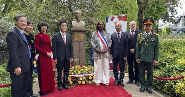 Kỷ niệm 133 năm ngày sinh Chủ tịch Hồ Chí Minh tại Pháp