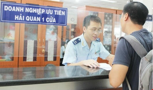 Thưởng cho sáng kiến hay trong CCHC ngành Hải quan Thưởng cho sáng kiến hay trong CCHC ngành Hải quan