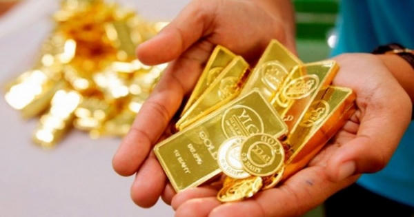 Giá vàng hôm nay 29/2: Chứng khoán Mỹ lao dốc, giá vàng rời khỏi đỉnh cao