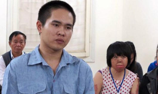 18 năm tù cho người chồng đốt vợ khiến dư luận phẫn uất