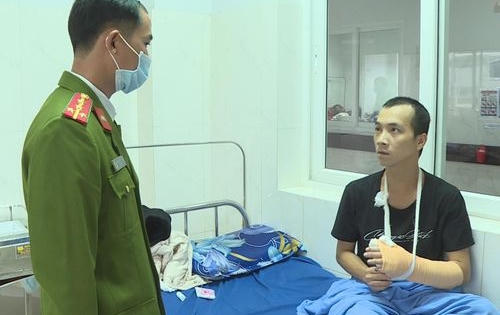 Đắk Lắk: Khởi tố đối tượng chém chủ nhà 16 nhát do mâu thuẫn
