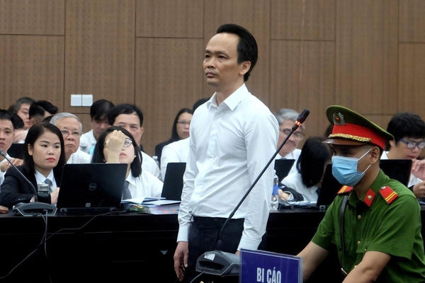 Cựu Chủ tịch FLC Trịnh Văn Quyết được giảm 14 năm tù, em gái được trả tự do tại tòa