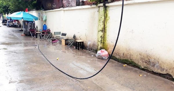 TPHCM:  Bị dây điện rơi trúng người tử vong khi đang ngồi uống cà phê