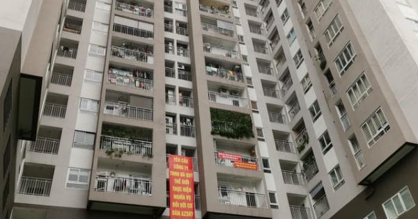 Tranh chấp bùng nổ khắp các chung cư: Đề xuất phạt người căng băng rôn phản cảm?