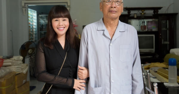 Vượt 200km, Hoa hậu Hằng Nguyễn xúc động khi hội ngộ “nghệ nhân” Lãnh Mỹ A