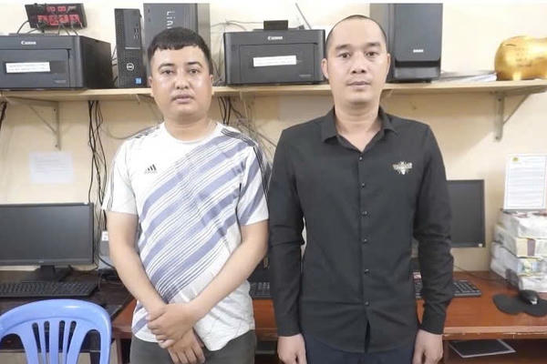 Công an TP HCM lần theo thông tin tờ rơi, bắt 2 người cho vay lãi nặng