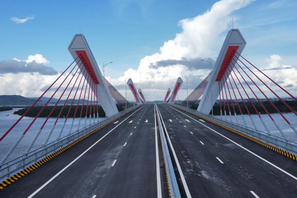 Cận cảnh cầu 2.000 tỷ nối Hải Phòng với Quảng Ninh sắp thông xe