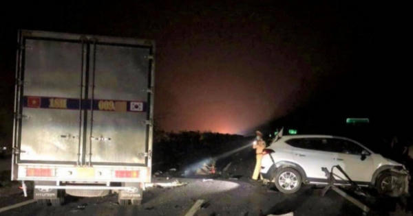 Va chạm giao thông kinh hoàng trên cao tốc khiến 3 người thương vong