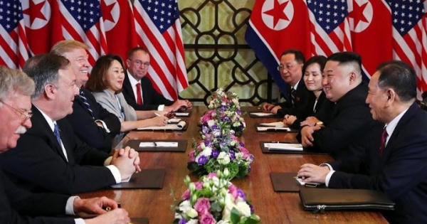 Tổng thống Trump và Chủ tịch Kim 'được nhiều nhất' sau thượng đỉnh tại Việt Nam