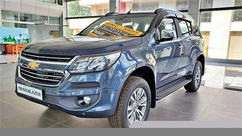 Chevrolet Trailblazer giảm giá gần 400 triệu, đe Hyundai Santa Fe, Ford Everest