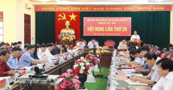 46 quan chức là lãnh đạo ở Hà Giang có con được nâng điểm là những ai?
