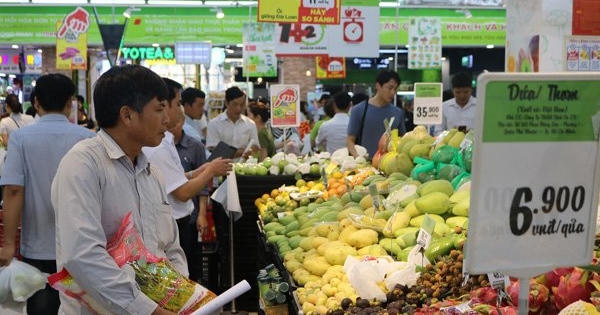 Tổng mức bán lẻ hàng hóa và doanh thu dịch vụ tiêu dùng tăng 9,6% Tổng mức bán lẻ hàng hóa và doanh thu dịch vụ tiêu dùng tăng 9,6%