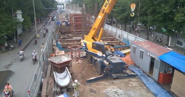 Khốn khổ vì Công trình Metro Cầu giấy -  Nhổn thi công "rùa bò"