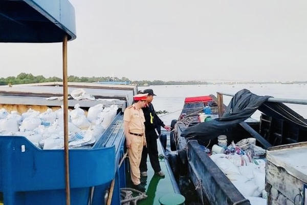 Công an mật phục để bắt nhóm trộm cắp tài sản ở Đồng Nai