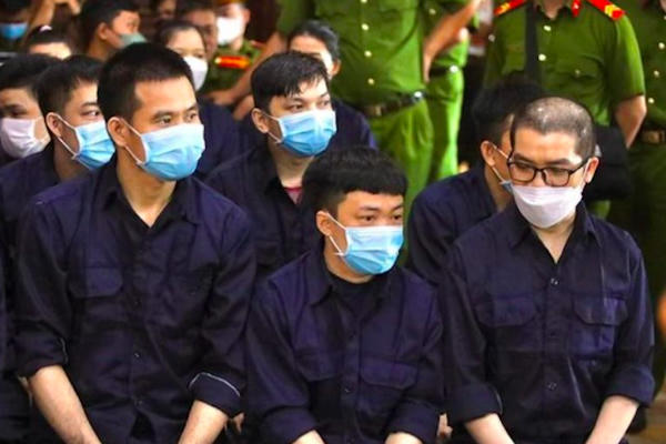 Bị cáo Nguyễn Thái Luyện nói về 20 thỏi kim loại màu vàng, nhưng không phải là vàng trong két sắt