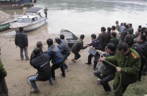 Tuyên Quang: Bến đò "giỡn mặt tử thần" cách phòng CSGT đường thủy 500 m