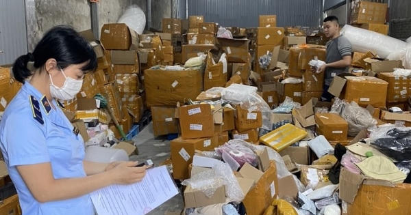 Phát hiện kho hàng có hơn 28.000 sản phẩm gia dụng, mỹ phẩm... không rõ nguồn gốc