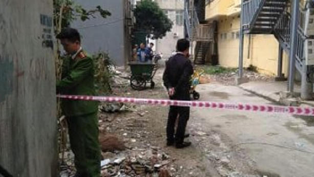 Hải Dương: Mẹ ngất lịm khi thấy con gái ngã từ tầng 6 tòa nhà xuống đất