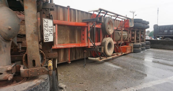 Tai nạn liên hoàn trên quốc lộ, 8 người thương vong