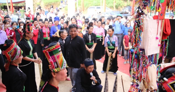 Khánh thành không gian sinh hoạt văn hoá cộng đồng cho người dân tộc La Ha tỉnh Sơn La Khánh thành không gian sinh hoạt văn hoá cộng đồng cho người dân tộc La Ha tỉnh Sơn La