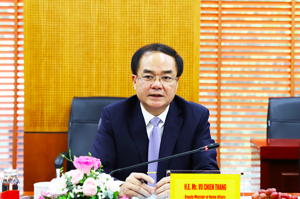 Thứ trưởng Bộ Nội vụ và Phó Chủ tịch Trung ương Hội Nông dân Việt Nam nhận thêm nhiệm vụ