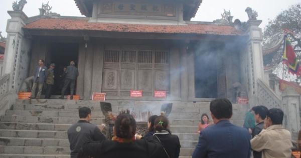 Trả lại sự tôn nghiêm cho ngôi đền thiêng nhất xứ Nghệ Trả lại sự tôn nghiêm cho ngôi đền thiêng nhất xứ Nghệ