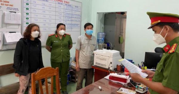 Kế toán trưởng dùng thủ đoạn gian dối để tham ô tài sản