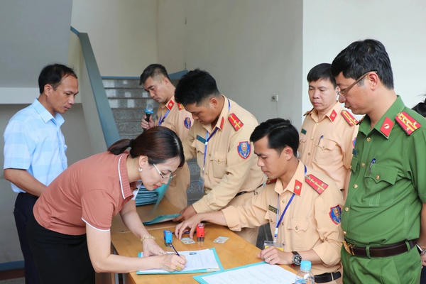 Xử lý dứt điểm gần 24.000 hồ sơ lái xe tồn đọng tại Nghệ An
