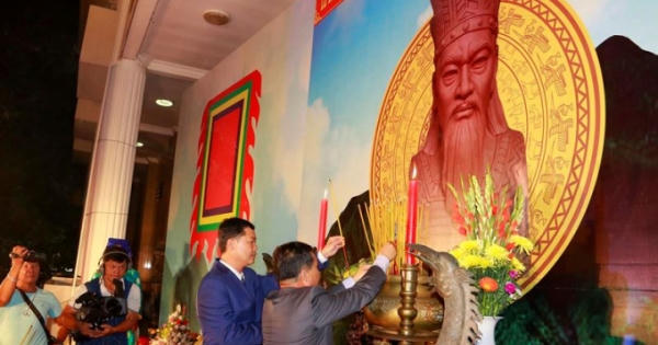 Cần Thơ long trọng tổ chức lễ dâng hương Giỗ tổ Vua Hùng Cần Thơ long trọng tổ chức lễ dâng hương Giỗ tổ Vua Hùng