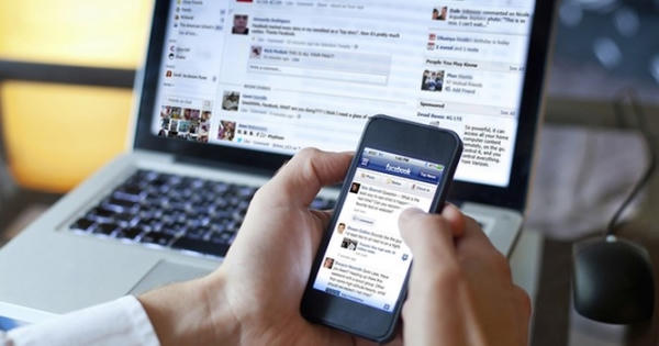 Facebook tuyên chiến với thông tin giả
