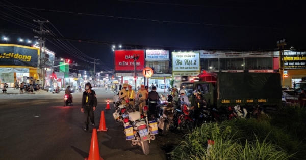 "Lai rai" quán nhậu xong, lái xe về nhà gặp ngay Tổ công tác đo nồng độ cồn