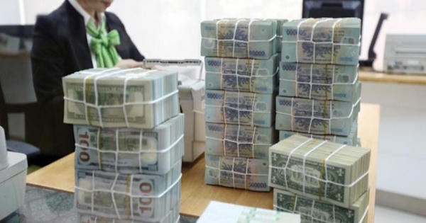 Tin kinh tế 7AM: Giá vàng và USD “dắt tay” nhau đi xuống; Ngân hàng giảm lãi suất 'sâu' nhất kể từ năm 2009