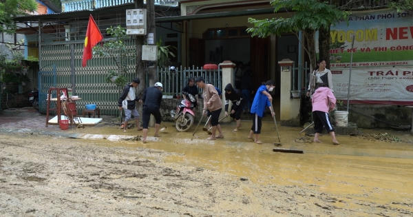 Mưa đá, dông lốc gây hư hỏng nhà ở và hoa màu ở huyện Si Ma Cai