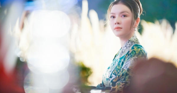 Lý Nhã Kỳ lại gây 'náo loạn' lễ khai mạc Lễ hội áo dài TP.HCM 2018