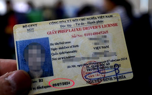 Thiếu tướng Trần Thế Quân: 'Rút thời hạn bằng lái xe gây tốn kém và bức xúc' Thiếu tướng Trần Thế Quân: 'Rút thời hạn bằng lái xe gây tốn kém và bức xúc'