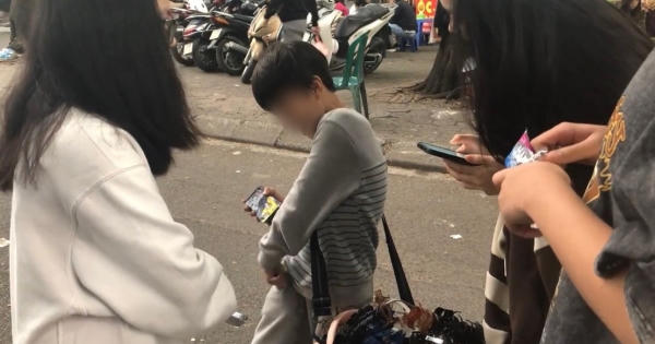 Những đứa trẻ bị ép phải “lớn lên”