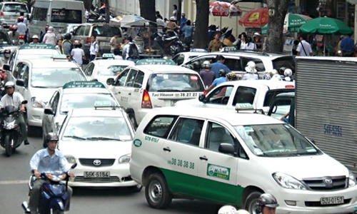 Giá xăng giảm sâu, cước vận tải vẫn “đủng đỉnh”