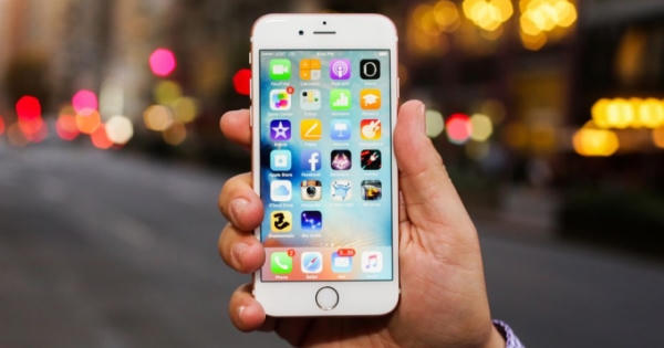 Bộ Công thương vào cuộc giám sát việc iPhone bị chậm