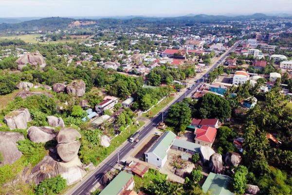 Quyết định công nhận huyện Định Quán đạt chuẩn nông thôn mới nâng cao