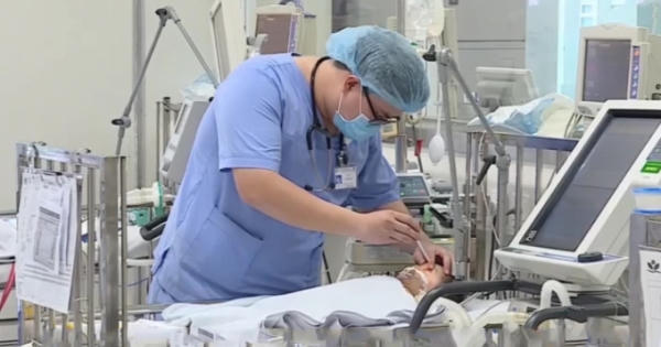 Thời sự ngày 23/1/2018: Bệnh nhi bị tiêm nhầm thuốc có dấu hiệu chết não