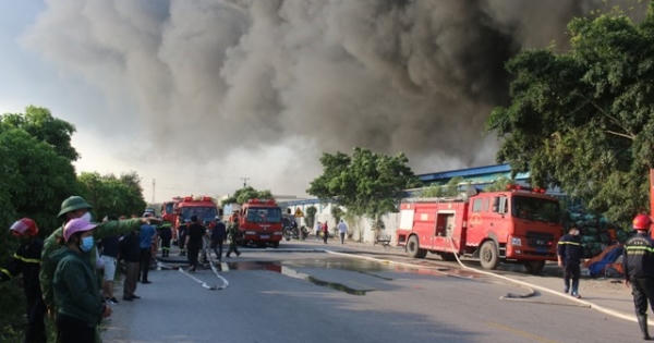 Hải Dương: Bà hoả thiêu rụi kho phế liệu của Công ty TNHH Hồng Ngọc