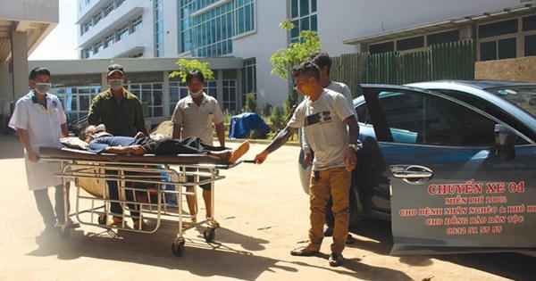 Những chuyến xe cấp cứu 0 đồng của người đàn ông phố núi