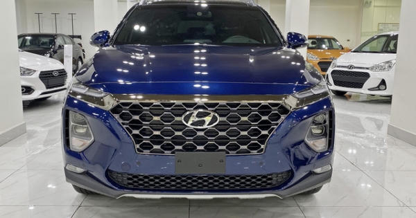 Hyundai Santa Fe giảm giá gần trăm triệu chạy đua với Mazda CX-8 và Honda CR-V Hyundai Santa Fe giảm giá gần trăm triệu chạy đua với Mazda CX-8 và Honda CR-V