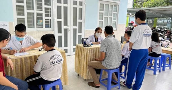 TPHCM: Hơn 200 học sinh dị ứng sau bữa ăn bán trú