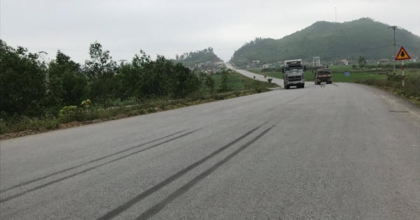 Nam thanh niên tử vong tại chỗ sau va chạm với ô tô của nữ hiệu trưởng