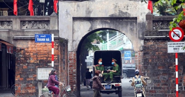 Bí thư Thành ủy Hà Nội Vương Đình Huệ: "Chủ quan là phải trả giá" Bí thư Thành ủy Hà Nội Vương Đình Huệ: "Chủ quan là phải trả giá"